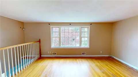 218 Douglas Rd, Warwick, RI 02886 photo 6