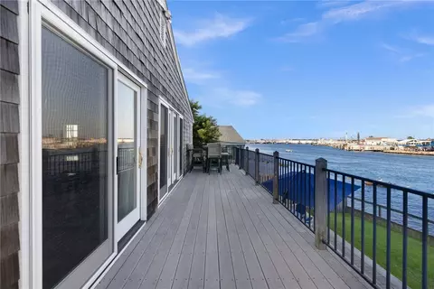 11 Beach Row, Narragansett, RI 02879 photo 38