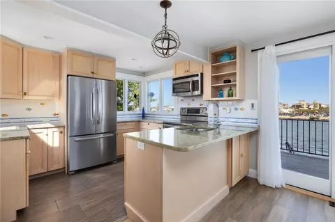 11 Beach Row, Narragansett, RI 02879 photo 4