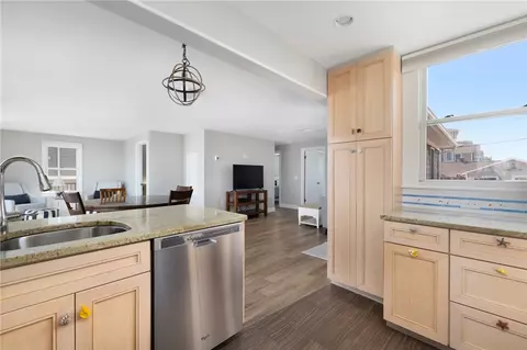 11 Beach Row, Narragansett, RI 02879 photo 8