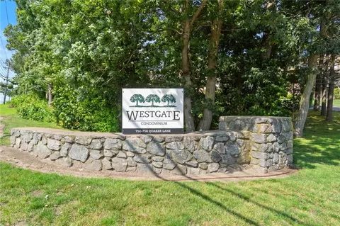 752 Quaker Ln #B108, East Greenwich, RI 02818
