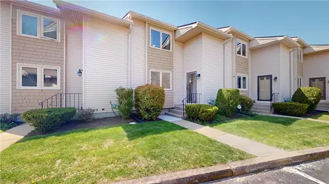 500 E Greenwich Ave #106, West Warwick, RI 02893