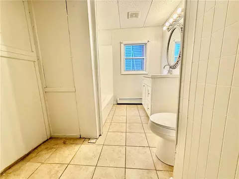 Bath - 172 Park Ave, Woonsocket, RI 02895 photo 2 of 4