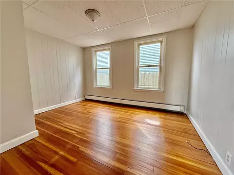 Living - 172 Park Ave, Woonsocket, RI 02895 photo 6 of 12