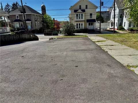 Exterior - 172 Park Ave, Woonsocket, RI 02895 photo 3 of 3