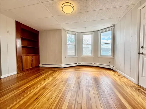 Living - 172 Park Ave, Woonsocket, RI 02895 photo 7 of 12