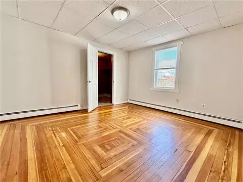 Bedroom - 172 Park Ave, Woonsocket, RI 02895 photo 3 of 8