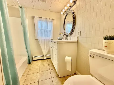Bath - 172 Park Ave, Woonsocket, RI 02895 photo 1 of 4