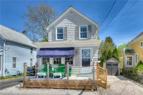 220 Narragansett Ave, Barrington, RI 02806