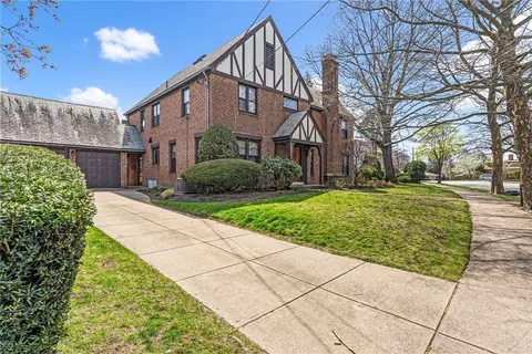 70 Dryden Ave, Pawtucket, RI 02860