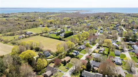 11 Cedar Ave, Middletown, RI 02842 photo 37