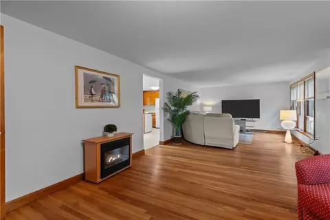 11 Cedar Ave, Middletown, RI 02842 photo 7