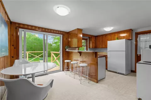 11 Cedar Ave, Middletown, RI 02842 photo 16