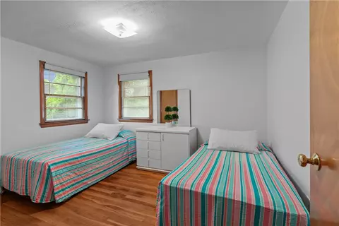 11 Cedar Ave, Middletown, RI 02842 photo 8