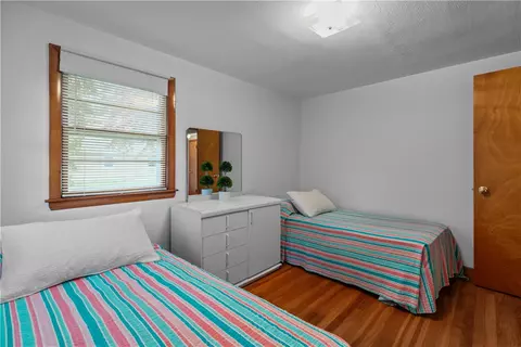 11 Cedar Ave, Middletown, RI 02842 photo 9