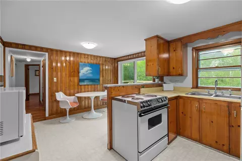 11 Cedar Ave, Middletown, RI 02842 photo 19