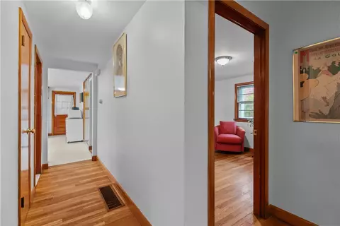 11 Cedar Ave, Middletown, RI 02842 photo 13