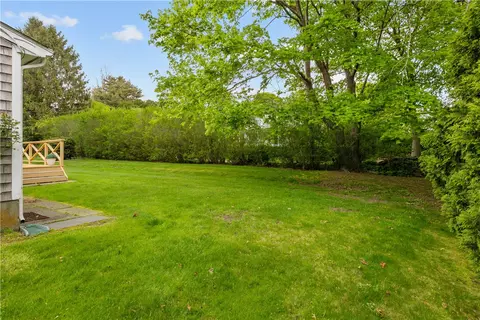 11 Cedar Ave, Middletown, RI 02842 photo 26