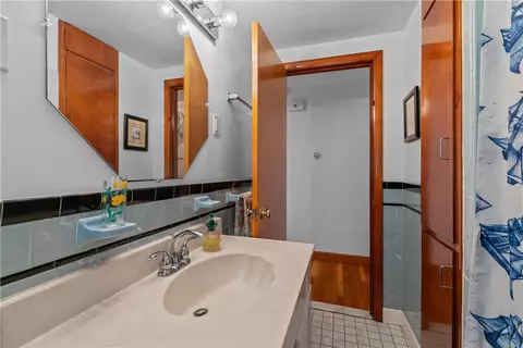 11 Cedar Ave, Middletown, RI 02842 photo 15