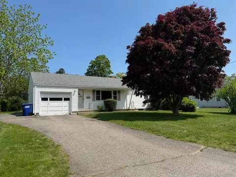 13 South Dr, Westerly, RI 02891