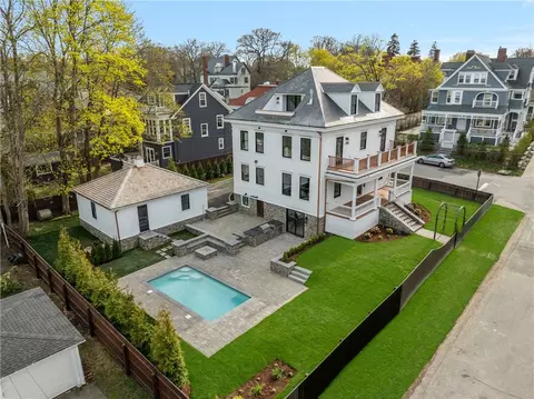 7 Champlin St, Newport, RI 02840