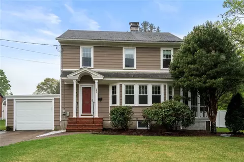 399 Smithfield Rd, North Smithfield, RI 02896