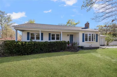 205 Pequot Trl, East Greenwich, RI 02818