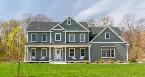 14 Sawmill Ct, East Greenwich, RI 02818