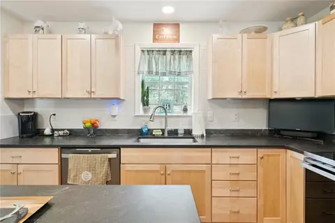 2 Kennedy Rd, Foster, RI 02825 photo 5