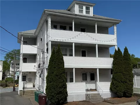 18 Winthrop St, Woonsocket, RI 02895 photo 5