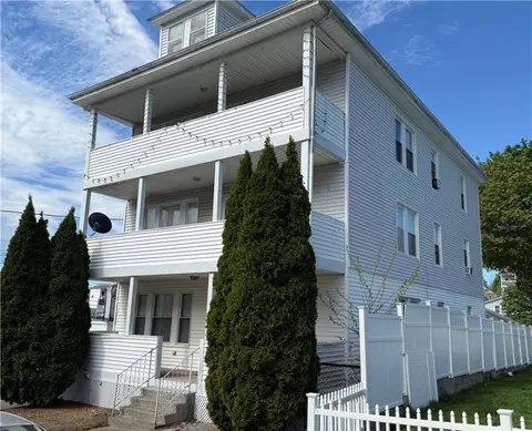 18 Winthrop St, Woonsocket, RI 02895 photo 2