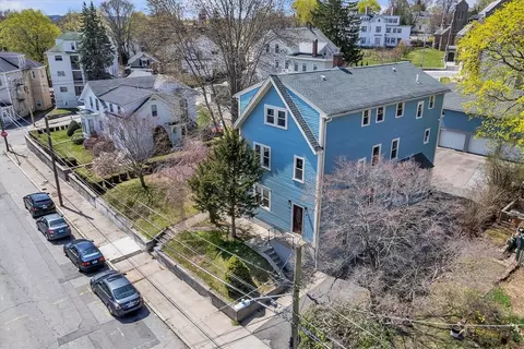 32 Summer St, Woonsocket, RI 02895 photo 5