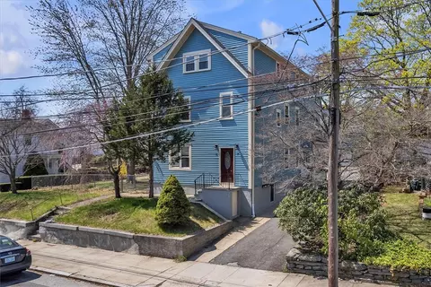 32 Summer St, Woonsocket, RI 02895 photo 2