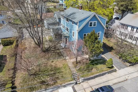 32 Summer St, Woonsocket, RI 02895