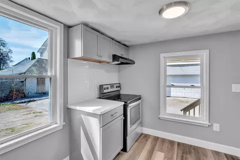 32 Summer St, Woonsocket, RI 02895 photo 8
