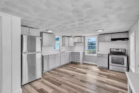 32 Summer St, Woonsocket, RI 02895 photo 9