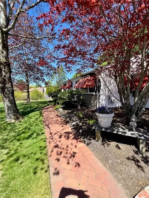 112 Lemay Rd, Woonsocket, RI 02895 photo 5