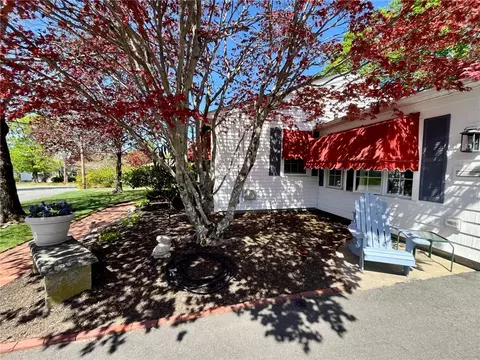 112 Lemay Rd, Woonsocket, RI 02895 photo 4