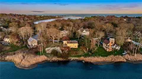 64 Starr Dr, Narragansett, RI 02882