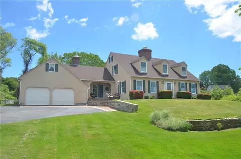 410 Wandsworth St, Narragansett, RI 02882