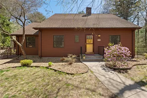 29 Howard Ave, Hope, RI 02831