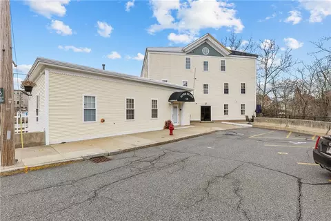 148 Bernon St #20, Woonsocket, RI 02895