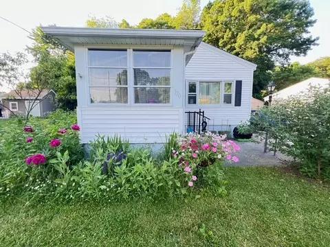 170 Congress St, Woonsocket, RI 02895 photo 2