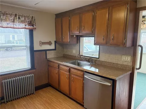 357 Chapmans Ave, Warwick, RI 02886 photo 9