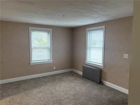 357 Chapmans Ave, Warwick, RI 02886 photo 4