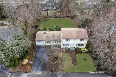 180 Birkshire Dr, Warwick, RI 02886
