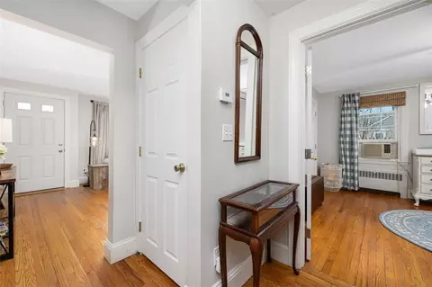 Entry Way - 83 Myrtle Ave, Warwick, RI 02886 photo 1 of 4