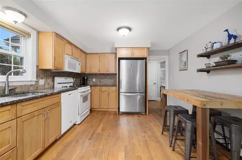 Kitchen - 83 Myrtle Ave, Warwick, RI 02886 photo 4 of 4