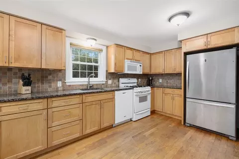 Kitchen - 83 Myrtle Ave, Warwick, RI 02886 photo 2 of 4