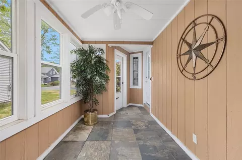 Entry Way - 83 Myrtle Ave, Warwick, RI 02886 photo 3 of 4